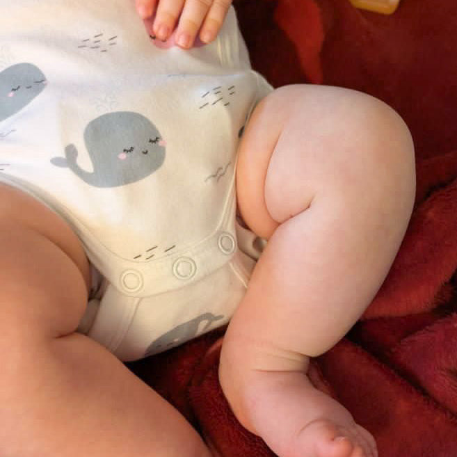 Unisex Langarm-Babybody "Wal" aus Bio-Baumwolle – weich & hautfreundlich -