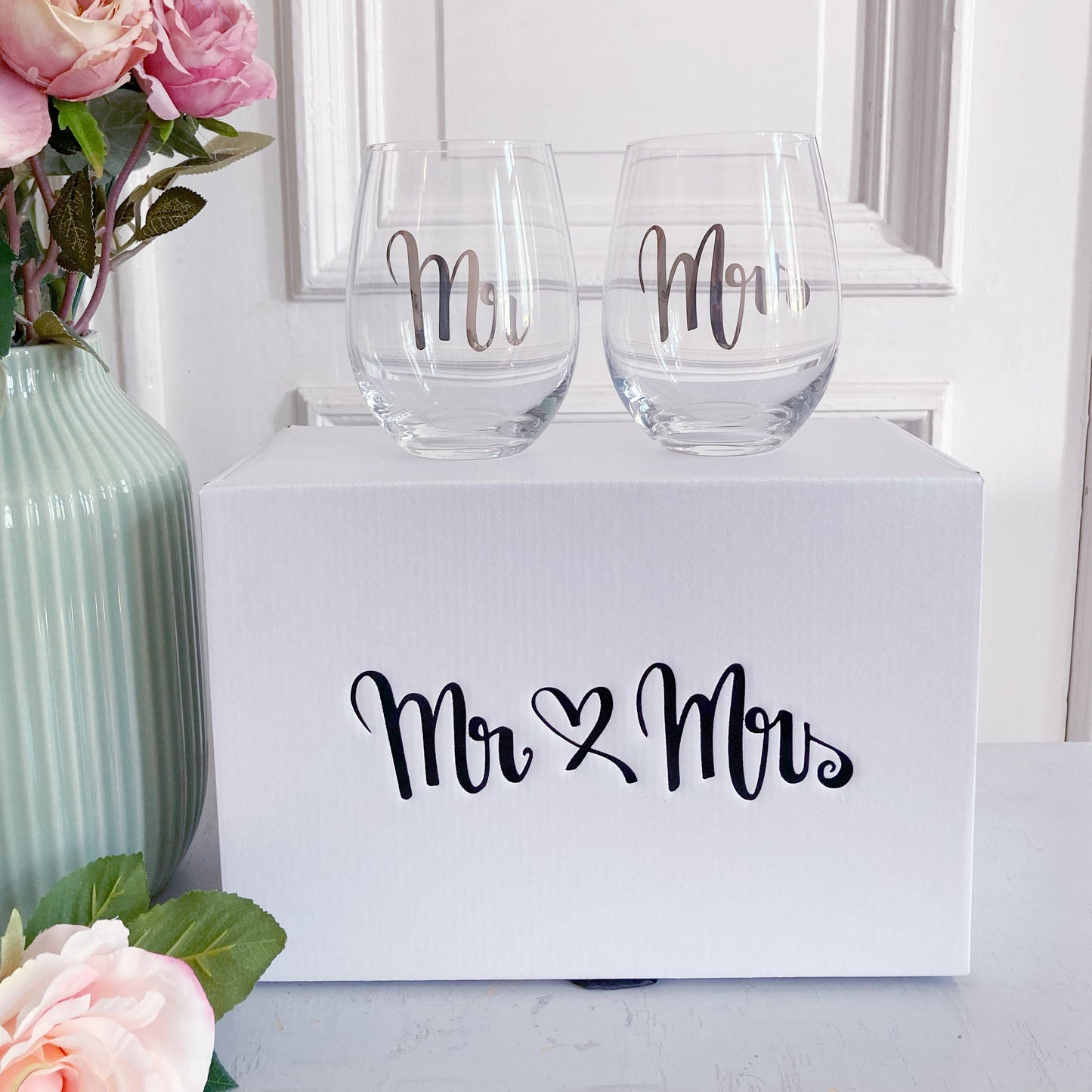 Mr & Mrs Premium-Geschenk zur Hochzeit "Happy Hearts" mit Inhalt - 7 teilig