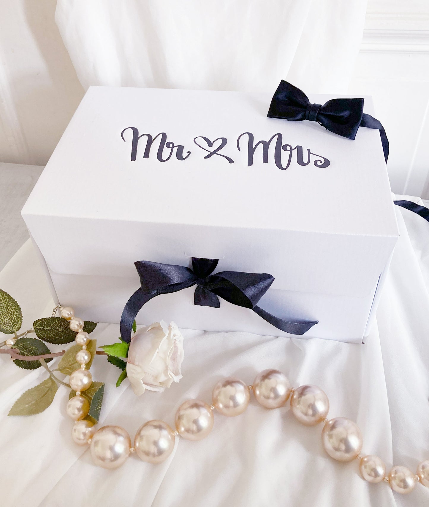 Mr & Mrs Premium-Geschenk zur Hochzeit "Happy Hearts" mit Inhalt - 7 teilig
