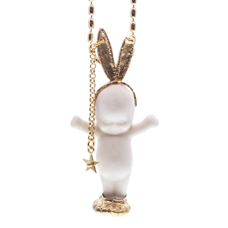 Kette Happy Baby "Rebel Rabbit" aus 925er Sterlingsilber von Gem Kingdom - Talisman zur Geburt - mit Initialenbox