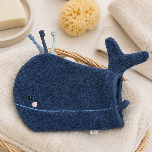 Waschhandschuh für Babys in Wal-Form aus Bio-Baumwolle – sanft & hautfreundlich