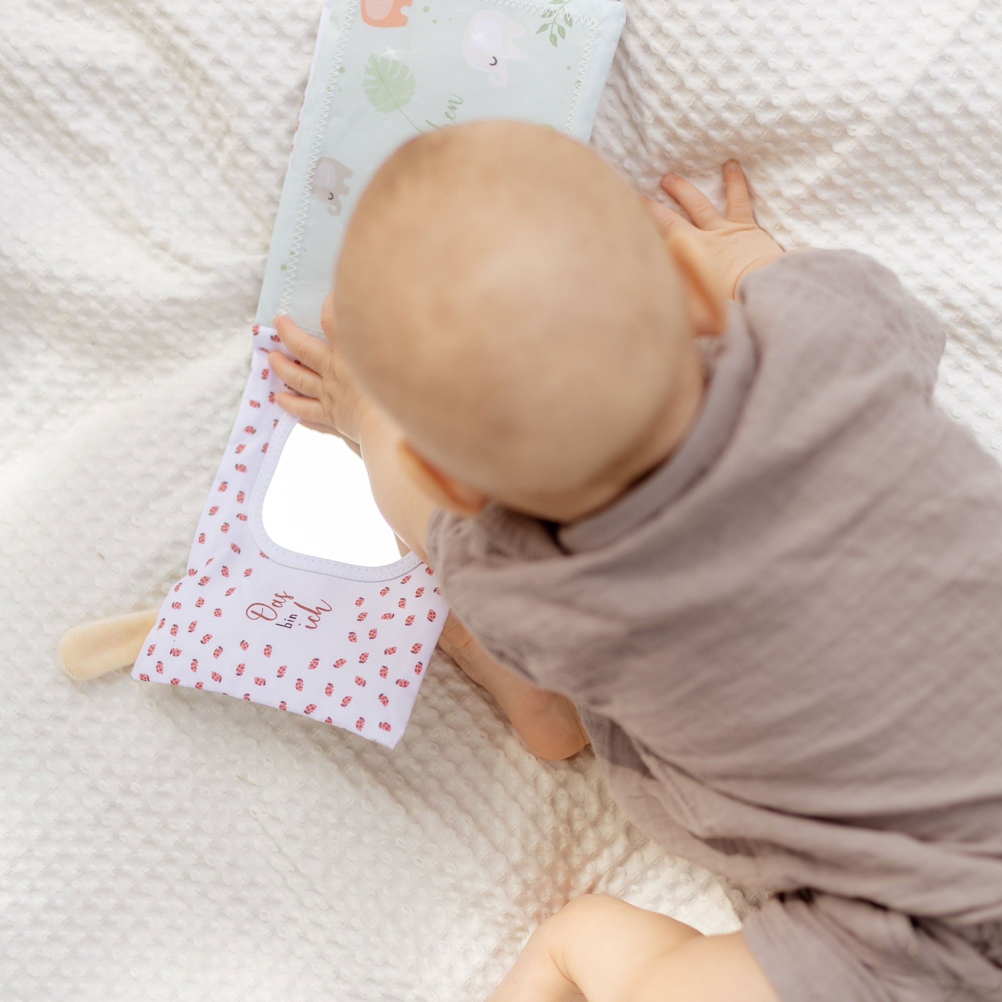 Weiches Stoff-Fotoalbum "Wer gehört zu mir" für Babys & Kleinkinder – Mein erstes Fotobuch mit Platz für 5 austauschbare Fotos