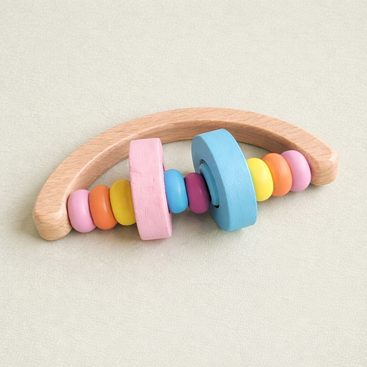 Farbenfroher Holzgreifling – Baby-Essential