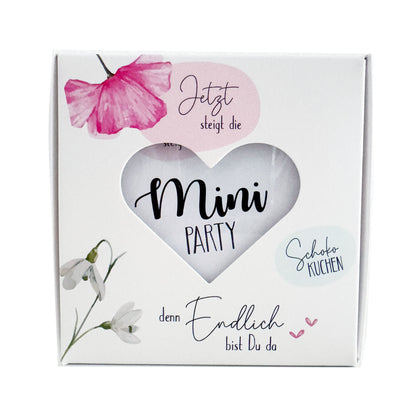 Mini-Party-To-Go – Süßer Kuchen zur Geburt in der Dose mit Kerze, Löffel & Streichholz (100g)