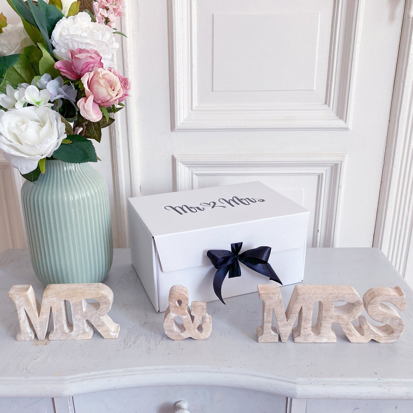 Mr & Mrs  Premium-Geschenk zur Hochzeit "Happy Hearts" mit Inhalt - 7 teilig