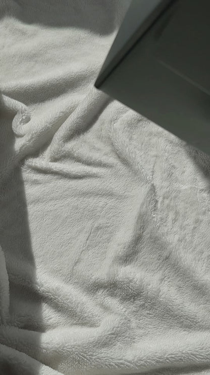 Geschenk zur Geburt – We Are Family Box - Geschenkidee für Mama, Papa & Baby mit Bambussocken, 7 teilig