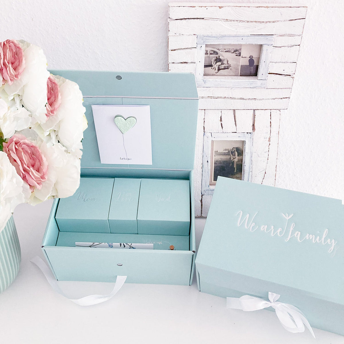 We Are Family Box in Salbeigrün – Unisex Geschenkidee für Mama, Papa & Baby