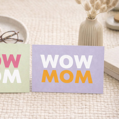 Postkarte „WOWMOM“ – weil Mütter jeden Tag Großes leisten